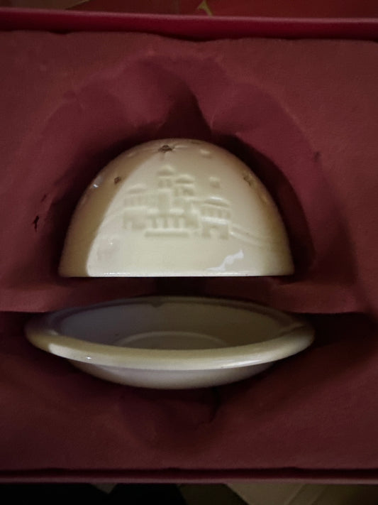 Belleekliving Nativity Dome Votive