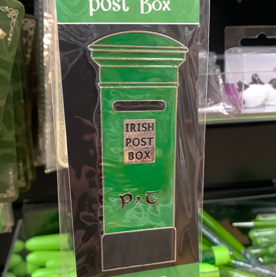 Postbox magnet
