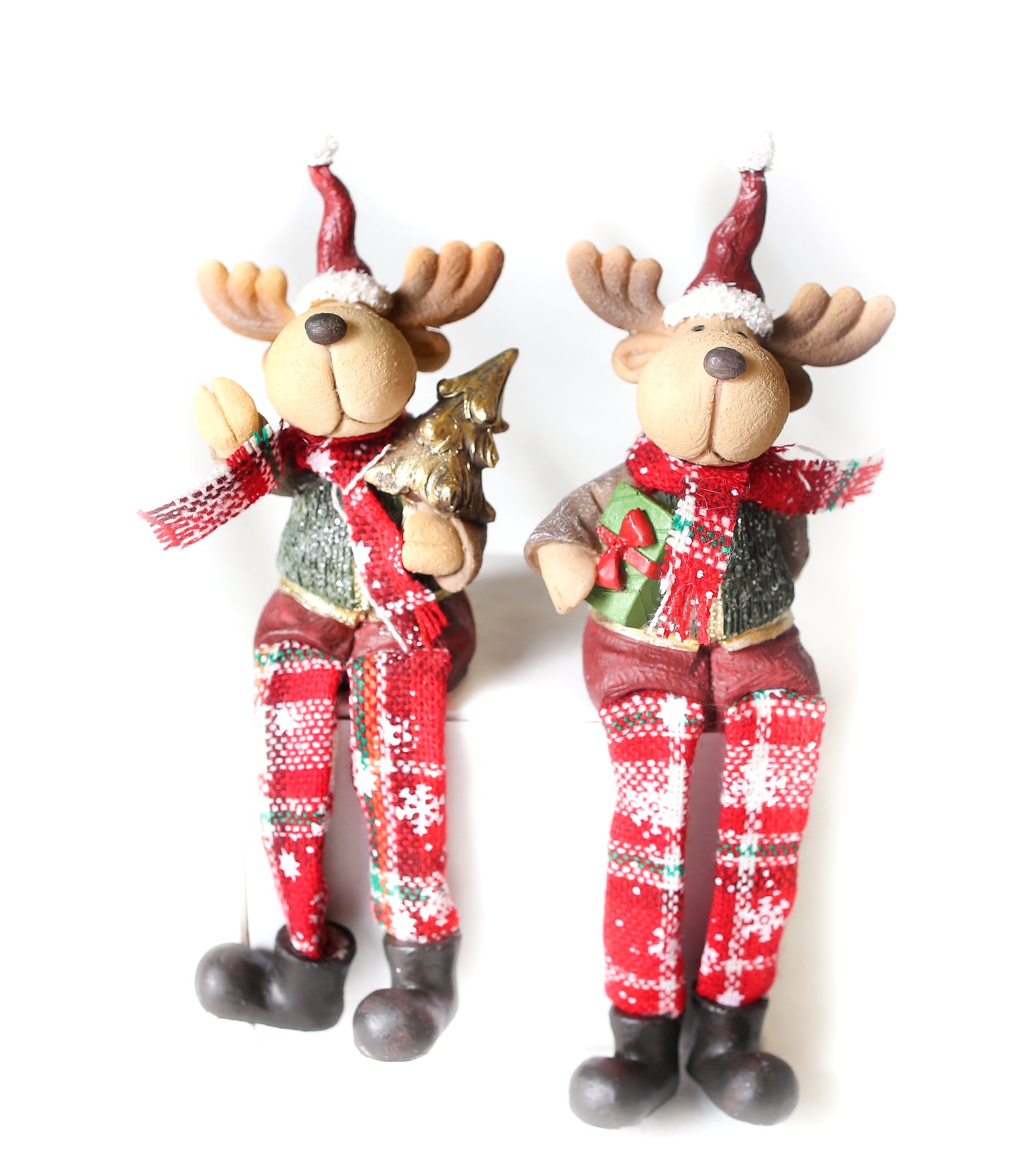 Deer sitter with present