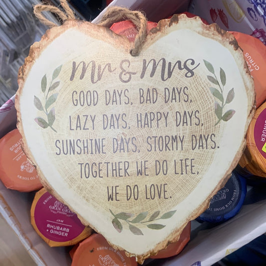 Heart Plaque Mr & Mrs