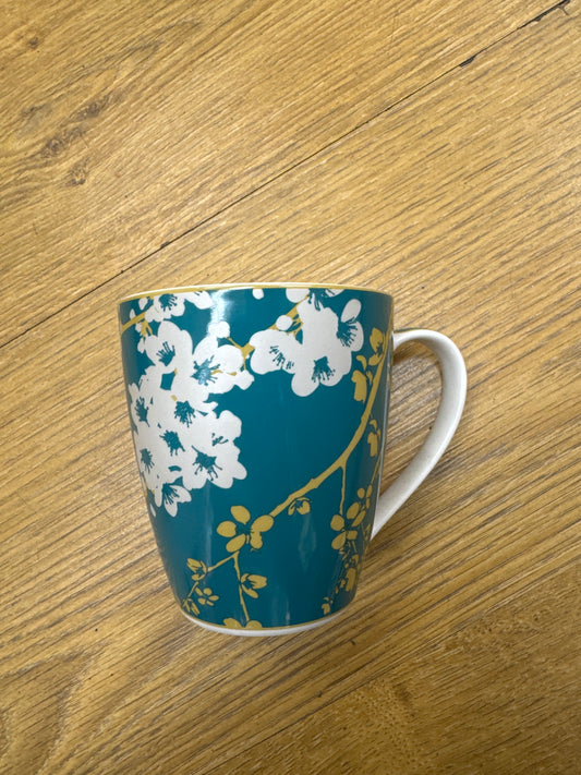 Belleek Living Mug