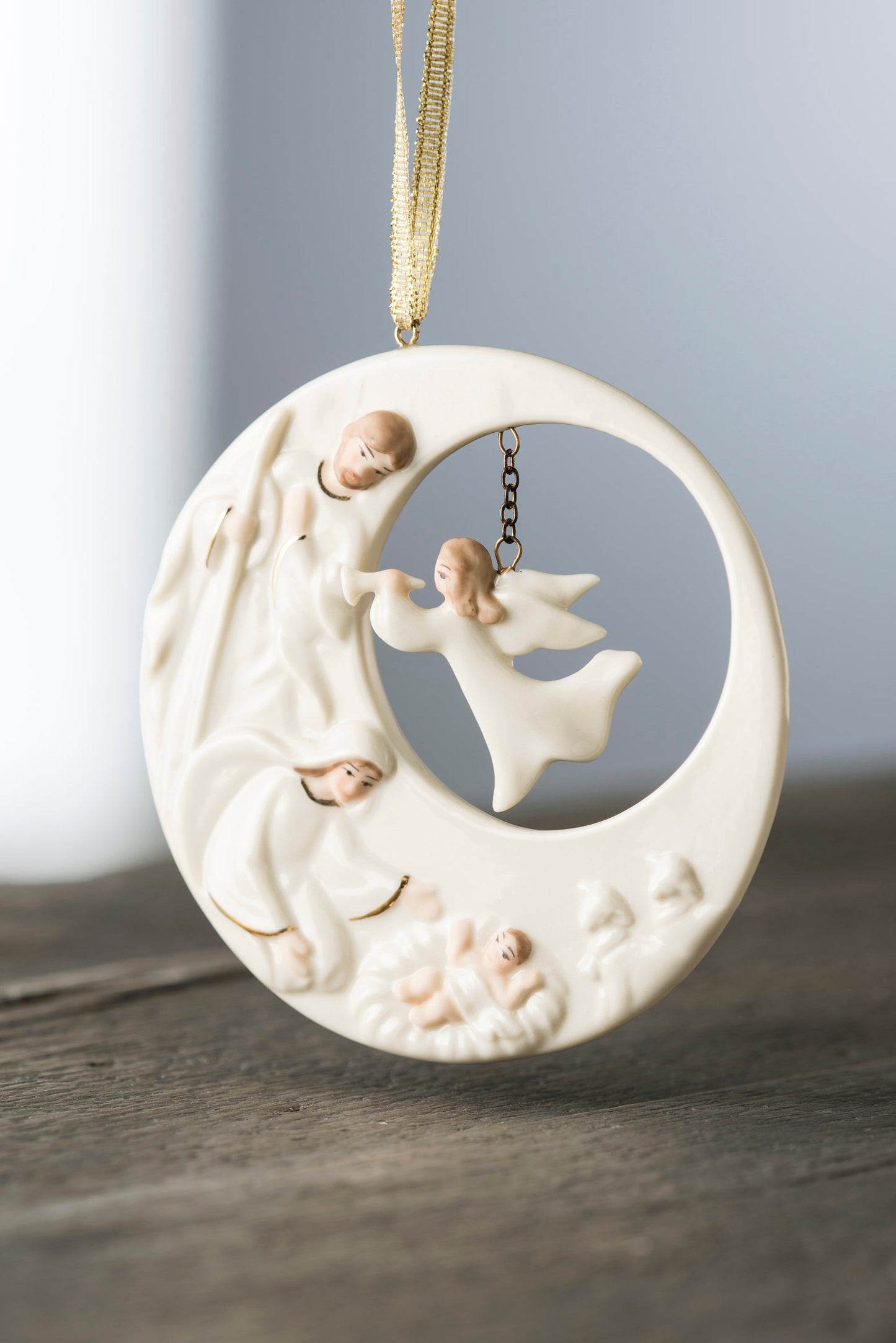 NATIVITY FAMILY HANGING ORNAMENT