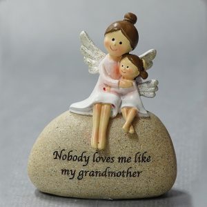 Grandmother Angel with grand-kids on stone 11.5cm