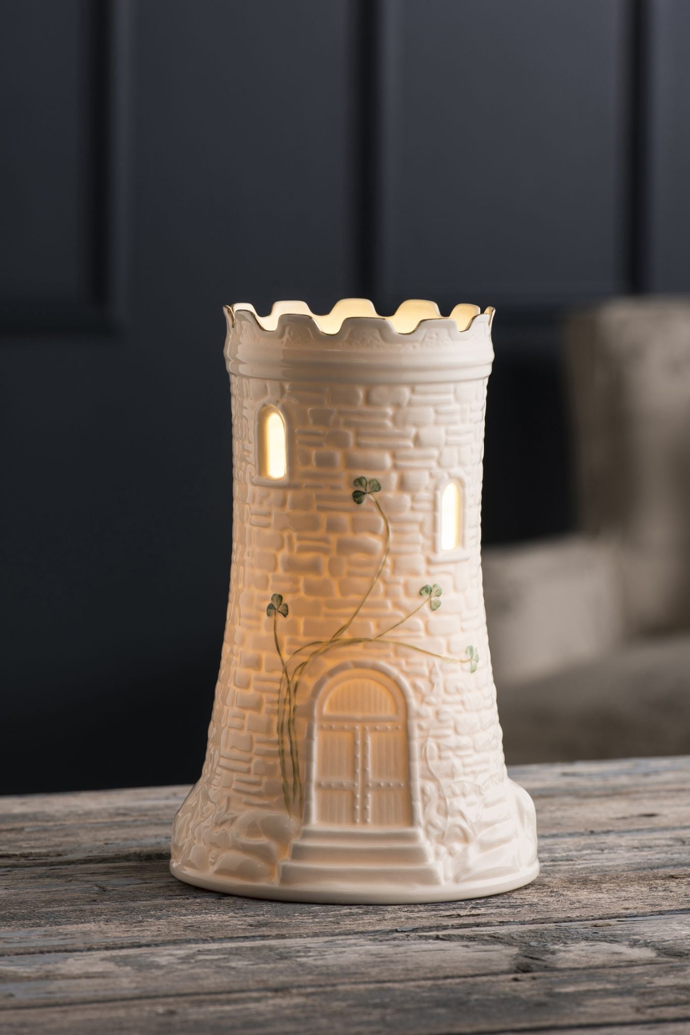 Castle Luminaire- UK Fitting