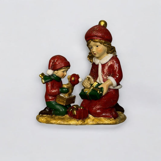 Christmas kids opening gifts 8.5x9cm