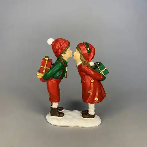 Christmas boy and girl kissing 11.5cm