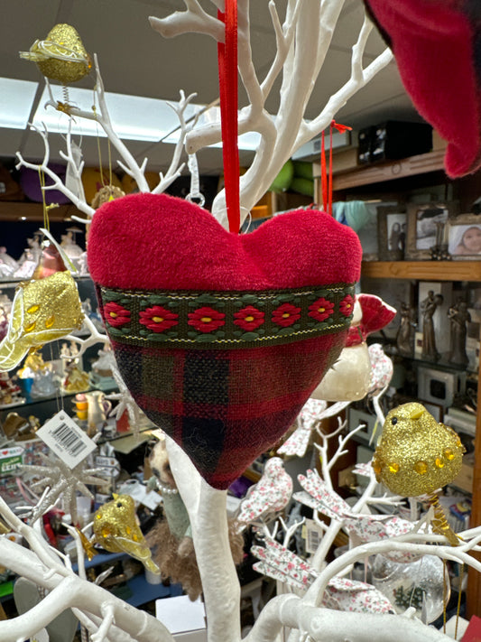 Hanging star / heart Tartan