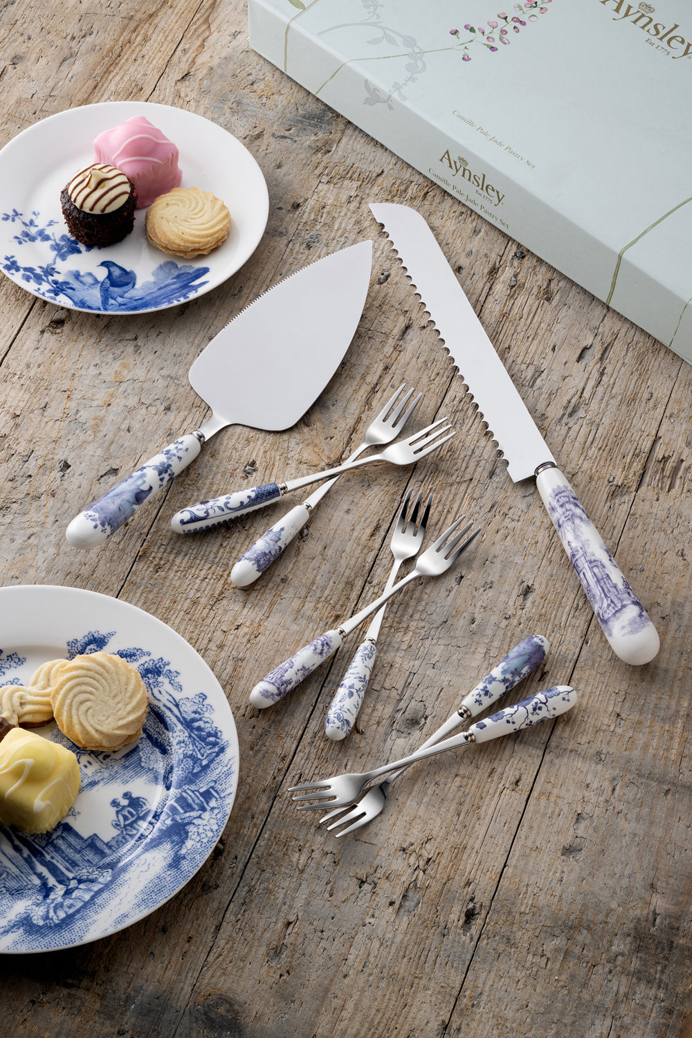 Aynsley Archive Blue Pastry Set